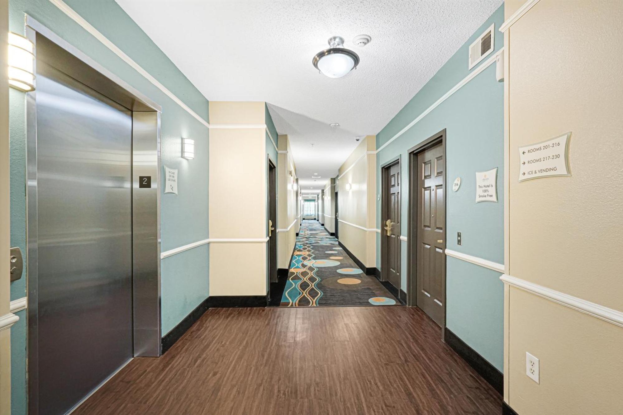La Quinta By Wyndham Houston Hobby Airport Exterior foto